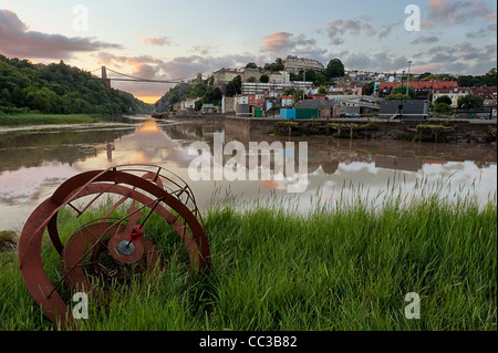 Mündung des Flusses Avon bei Bristol mit Navigationsmarker Stockfoto