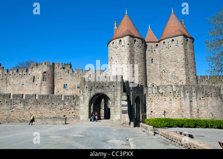 Haupteingang (Porte Narbonnaise), Carcassonne, Frankreich Stockfoto