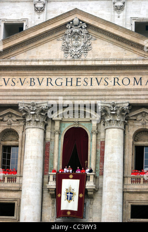 Vatikanstadt 21. Jahrhundert - 20. April 2005. Botschaft von Papst Benedikt XVI. Stockfoto