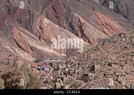 Friedhof vor dem Maler-Palette, Quebrada de Humahuaca, Argentinien Stockfoto