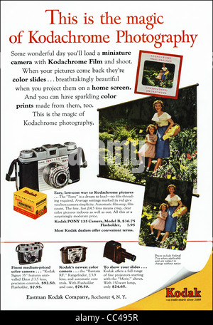 KODAK KODACHROME Dia Farbfilm im amerikanischen Magazin ca. 1954 Werbung Anzeige Stockfoto