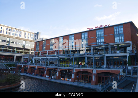 Hotel Ramada Birmingham West Midlands Bars und Restaurants von The Mailbox saniert aus alten Royal Mail sortieren Office Stockfoto