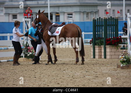 Chinesische Springreiter bei der Womens moderner Fünfkampf im Greenwich Park als Teil der London 2012 Serie bereitet Stockfoto