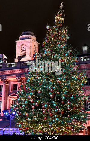 Weihnachtsbaum in Somerset House Innenhof, London, England, Großbritannien Stockfoto