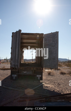 Einen leeren Anhänger von einem Lastwagen in Ludlow Geisterstadt, Kalifornien. Stockfoto