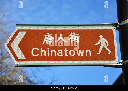 Fußgängerzone Zeichen zu Chinatown, Newcastle Upon Tyne, Tyne and Wear, England, Vereinigtes Königreich Stockfoto