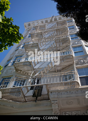 Feuer Fluchttreppen an einem Gebäude, San Francisco, Kalifornien, USA. Stockfoto