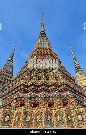 Der Phra Si Sanpet Chedi auf dem Gelände des Wat Pho (Wat Phra Chetuphon), Bangkoks ältesten & größte Tempel. Stockfoto