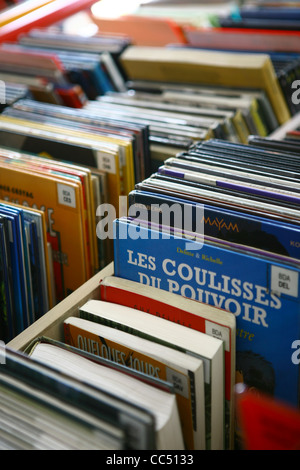 Verschiedene Bücher über Regal, Centre Culturel, Beijing, China Stockfoto