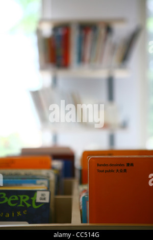 Verschiedene Bücher über Regal, Centre Culturel, Beijing, China Stockfoto