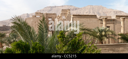 Panorama-Aufnahme der Leichenhalle Tempel des Pharao Ramses III, Medinet Habu, West Bank, Luxor, Ägypten Stockfoto