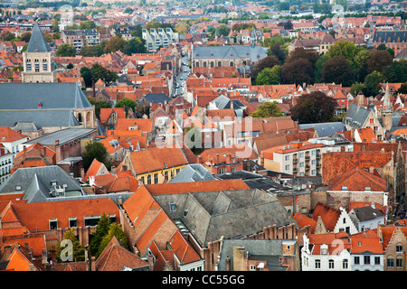 Blick über die Dächer von den mittelalterlichen belgische Stadt Brügge (Brugge) in Flandern, Belgien vom Belfry. Stockfoto