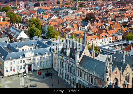 Blick über die alte Burg in der mittelalterlichen belgische Stadt Brügge (Brugge) in Flandern, Belgien vom Belfry. Stockfoto