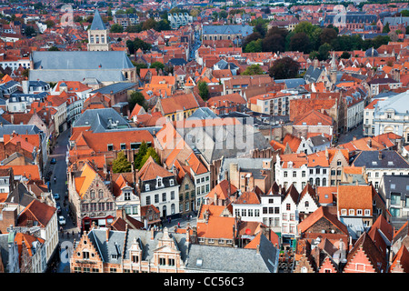 Blick über die Dächer von den mittelalterlichen belgische Stadt Brügge (Brugge) in Flandern, Belgien vom Belfry. Stockfoto