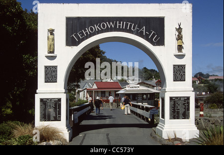 New Zealand Rotorua Whakarewarewa Maori Dorf Krieg Memorial Arch Stockfoto