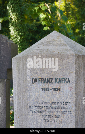 Grab des Schriftstellers Franz Kafka in Novy Zidovsky Hrbitov der neue jüdische Friedhof Zizkov Bezirk Prag Tschechische Republik Europa Stockfoto