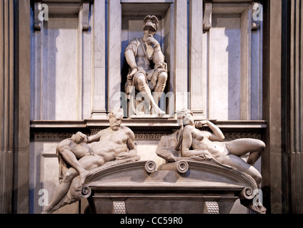 Grab von Lorenzo de' Medici, Tag Marmor Skulptur von Michelangelo Buonarroti, die Medici Kapelle, Sagrestia Nuovo, San Lorenzo Florenz Stockfoto