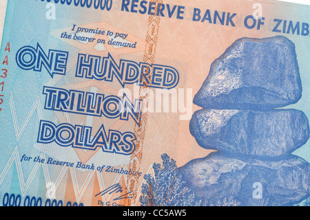 Hundert Billionen Dollar Bank Note, hundert Billionen Dollar Simbabwe Bank Note Stockfoto