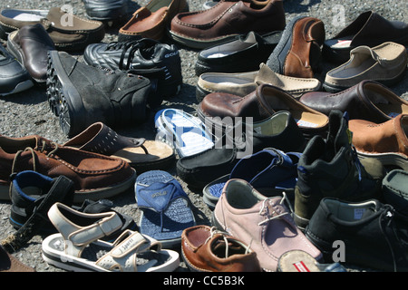 Schuhe angespült Westward Ho! Strand von Boscastle nach den Überschwemmungen Stockfoto