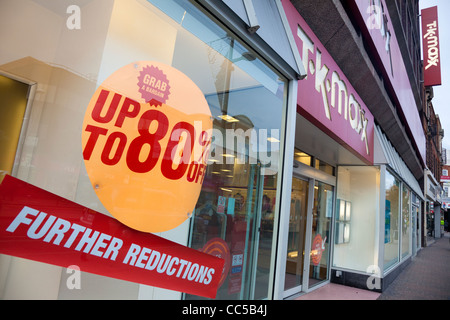 Verkauf bei TK Maxx Mode Shop, Bromley High Street, Bromley, Kent, UK Stockfoto