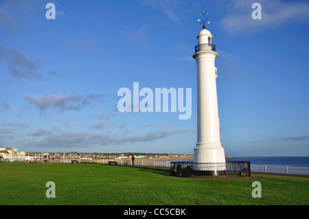 Meik's Gusseisen Leuchtturm und Promenade, Seaburn, Sunderland, Tyne und Wear, England, Vereinigtes Königreich Stockfoto