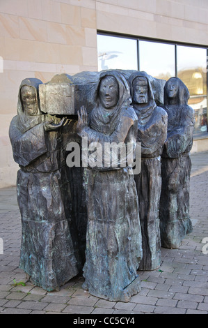 Die Reise-Skulptur im Millennium Place, Durham, County Durham, England, Großbritannien Stockfoto