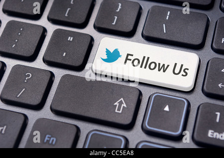 Tastatur eingeben Schlüssel mit Twitter Icons für social-Media-Konzepte. Stockfoto