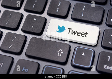 Tastatur eingeben Schlüssel mit Twitter Icons für social-Media-Konzepte. Stockfoto