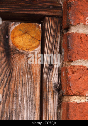 Bunte alte hölzerne Korn und Knoten Detail, Lincolnshire, England, UK Stockfoto