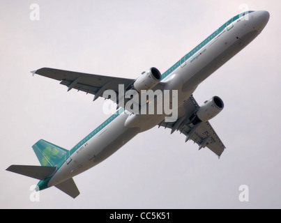 Aer Lingus Airbus A321-200 (EI-CPC) startet vom Flughafen London Heathrow, England. Stockfoto