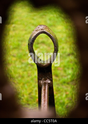 Kunstwerk in einem Park in man Dorf West Yorkshire gefunden Stockfoto