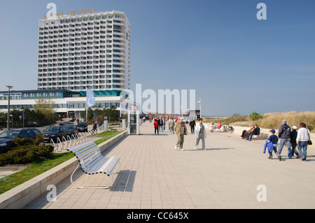 Esplanade und Neptun Hotel, Warnemünde, Mecklenburg-Western Pomerania, Deutschland, Europa Stockfoto