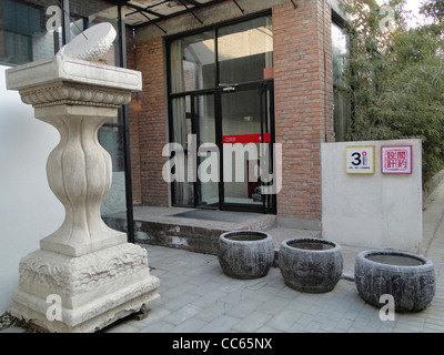 Sonnenuhr vor Hongyo Design Studio, 798 Art Zone, Peking, China Stockfoto