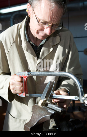 Handgefertigte Messer produziert in der kleinen französischen von Nontron im Périgord (Dordogne)-Region Frankreichs. Stockfoto