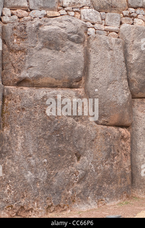 Peru, Cusco. Die alten Inka-Ruinen von Saqsaywaman in Cusco, Peru. Stockfoto