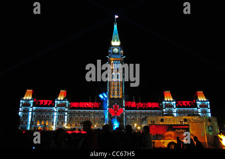 Zentrum-Block und Peace Tower, Parliament Hill, Ottawa, die nachts beleuchtet Stockfoto