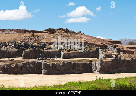 Peru, Cusco. Die alten Inka-Ruinen von Saqsaywaman in Cusco, Peru. Stockfoto