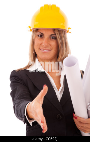 Geschäftsfrau mit Blaupause Projekte und einen Arbeitshelm (isoliert auf weiss) Stockfoto