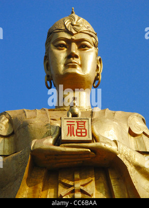 Goldene Longmu Statue, Longmu Imperial Ancestral Temple, Wuzhou, Guangxi, China Stockfoto