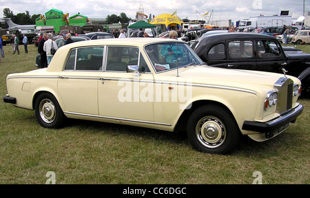 1977 rolls Royce Silver Shadow II am Flugplatz Kemble, Kemble, Gloucestershire, England. Stockfoto