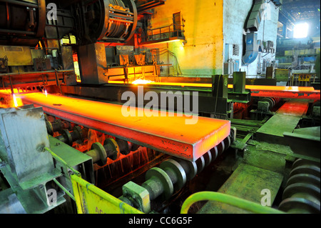 Brennschneiden von heißem Metall Stockfoto