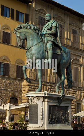 Statue von Cosimo ich de' Medici, Großherzog der Toskana von Giambologna, errichtet im Jahre 1598. Piazza della Signoria, Florenz Stockfoto