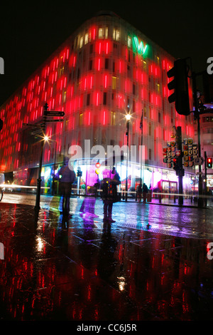 W Hotel an der Ecke der Wardour Street und Leicester Square, London, UK Stockfoto