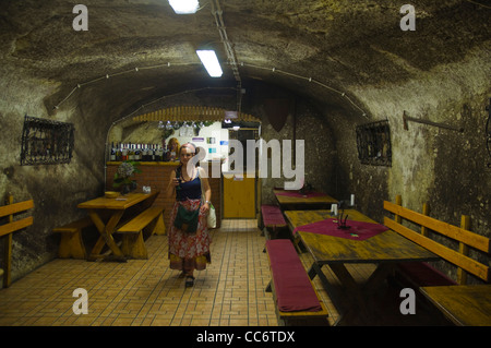 Weinkeller Innenraum Szépasszony-Völgy Tal der schönen Frauen in Eger Stadt Heves county Ungarn Europa Stockfoto