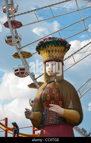 Österreich, Wien II, Prater, Vergnugungspark Wurstelprater, Figur der Fortuna und das Blumenrad Stockfoto