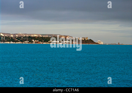 Der Südost-Küste Küste mit Blick auf die Küste Stadt Folkestone Kent UK Stockfoto