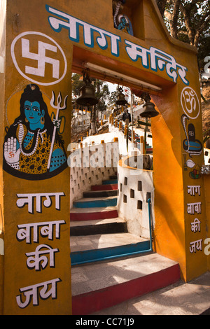 Indien, Arunachal Pradesh, Tenga, Nag Mandir Hindu Tempeleingang Stockfoto