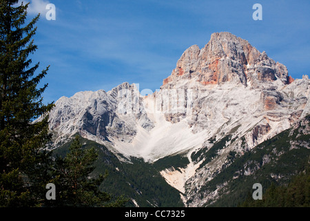 Ansicht der Croda Rossa in italienischen Dolomiten Stockfoto