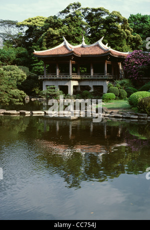 Kyu-Goryo-Tei (Taiwan Pavillon), Shinjuku Gyōen Nationalgarten, Tokyo, Japan Stockfoto