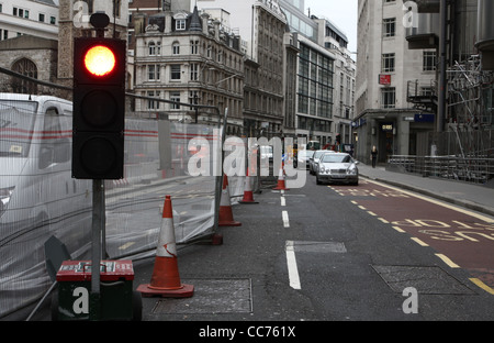 Datenverkehr auf einen Contra-Fluss in Baustellen in London Stockfoto